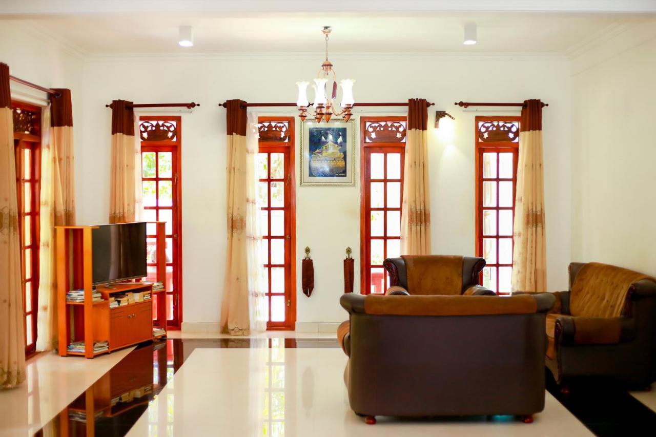 Montana Rest Anuradhapura Exterior foto